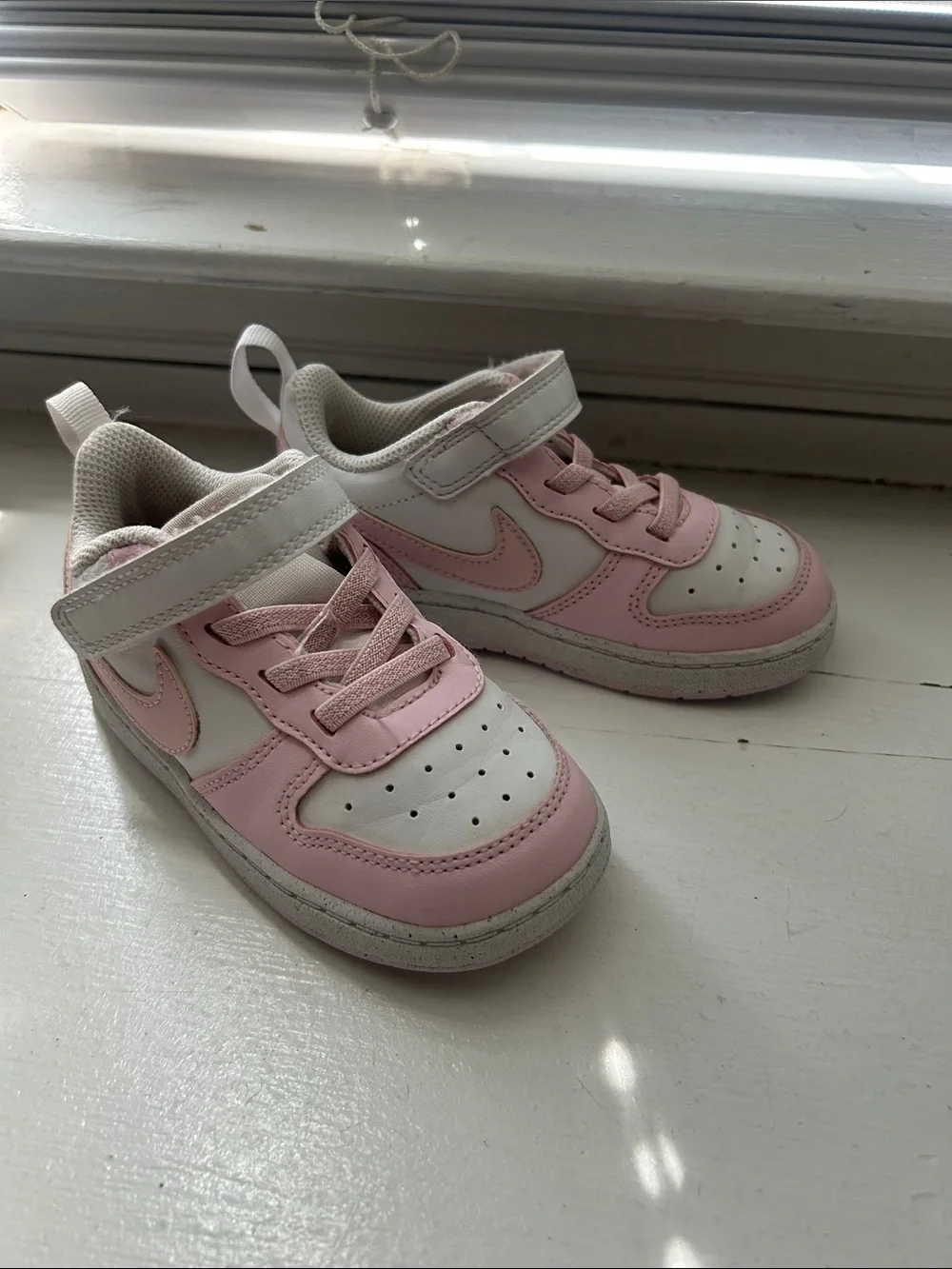 Nike force 1 Pink and White Sneakers